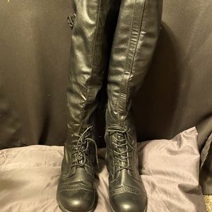 Cute Black combat boots . Size 5 1/2